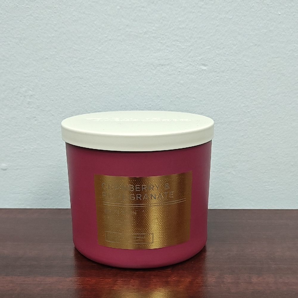 🛍️  Bath & Body Works White Barn CRANBERRRY & POMEGRANATE 3-Wick Candle